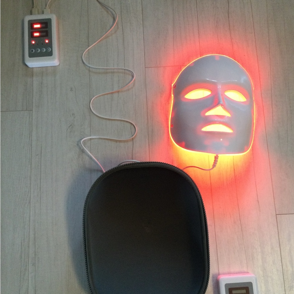 Aphrona Moonlight LED Mask - Picture 4 of 11